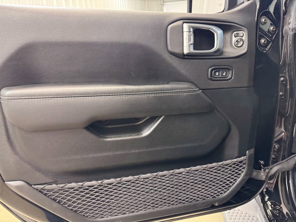 Used 2021 Jeep Wrangler Unlimited Sahara image 8