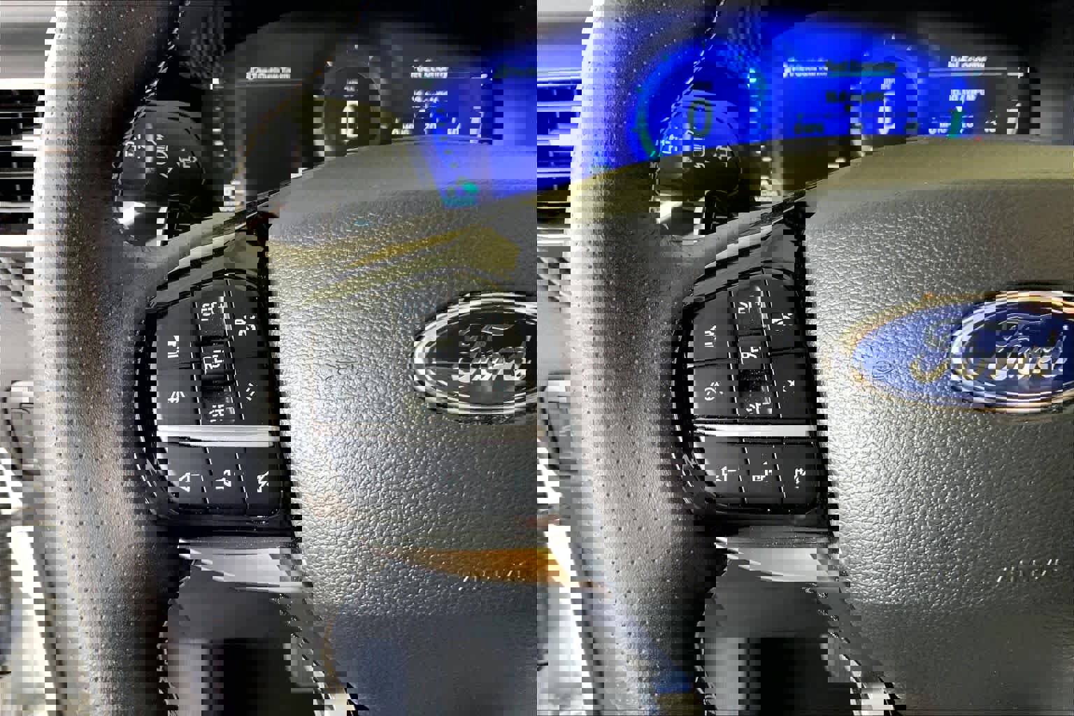 Used 2023 Ford Explorer ST w/ Equipment Group 401A AWD/4WD image 24