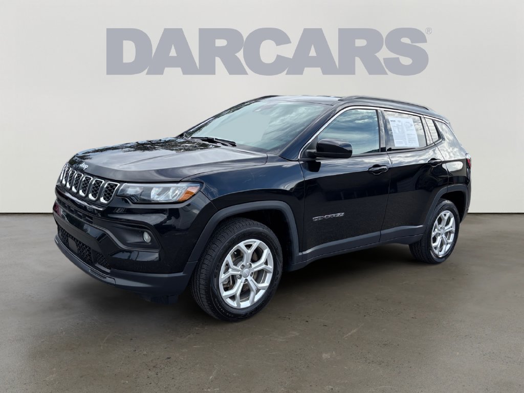 Certified 2024 Jeep Compass Latitude AWD/4WD image 3