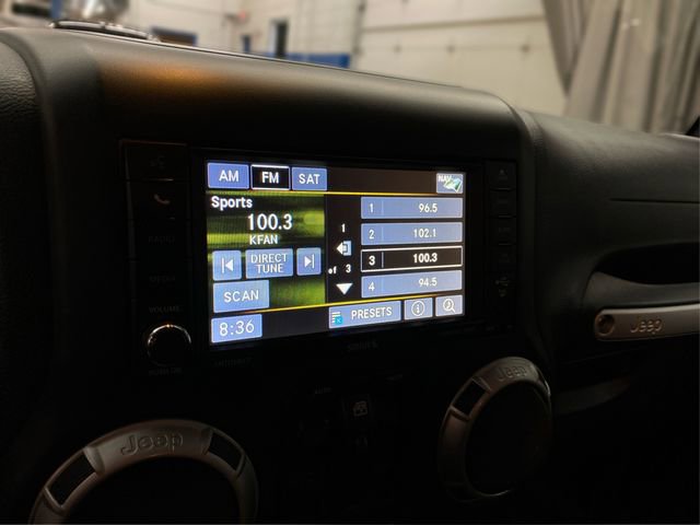 Used 2016 Jeep Wrangler Unlimited Sahara w/ Dual Top Group image 27