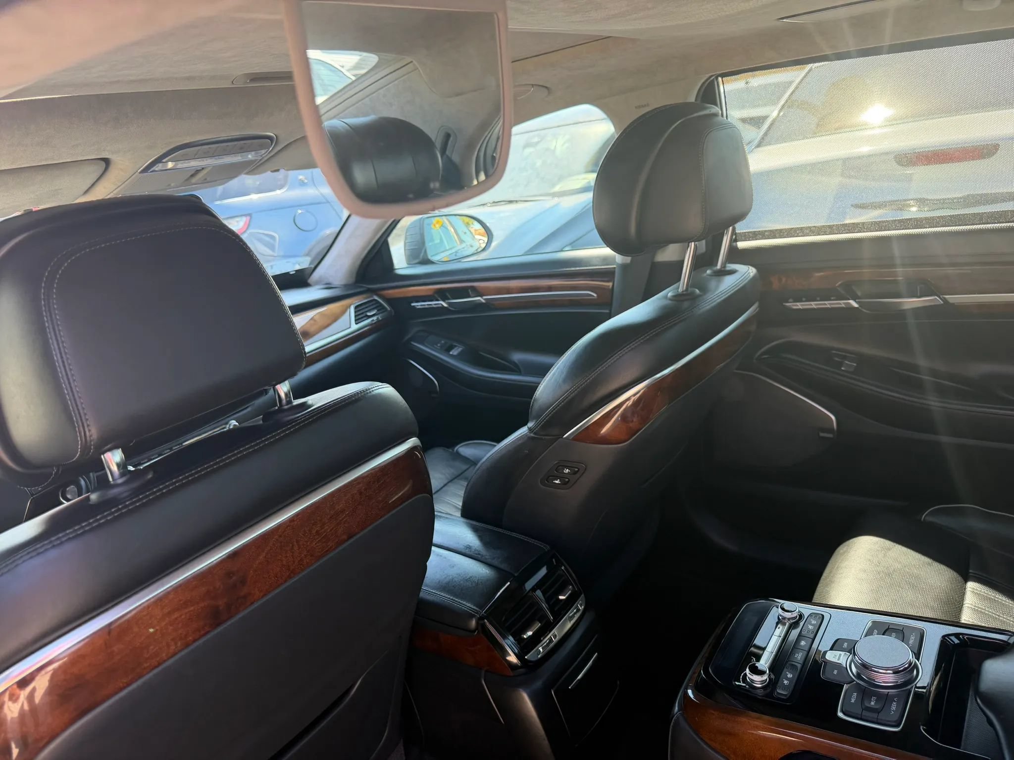 Used 2017 Genesis G90 5.0 Ultimate RWD image 11