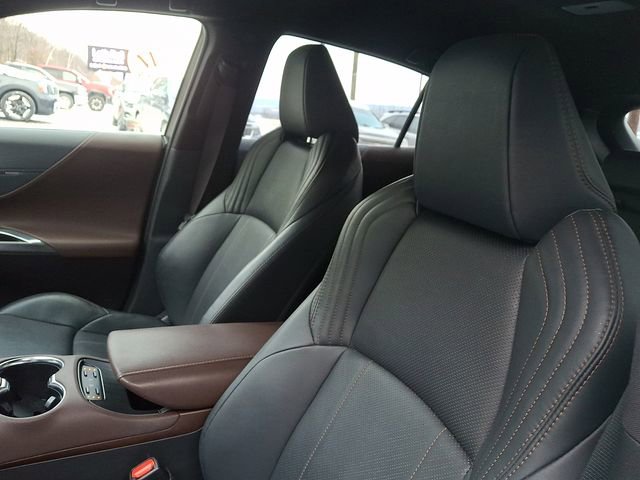 Used 2021 Toyota Venza XLE w/ Softex Package image 14