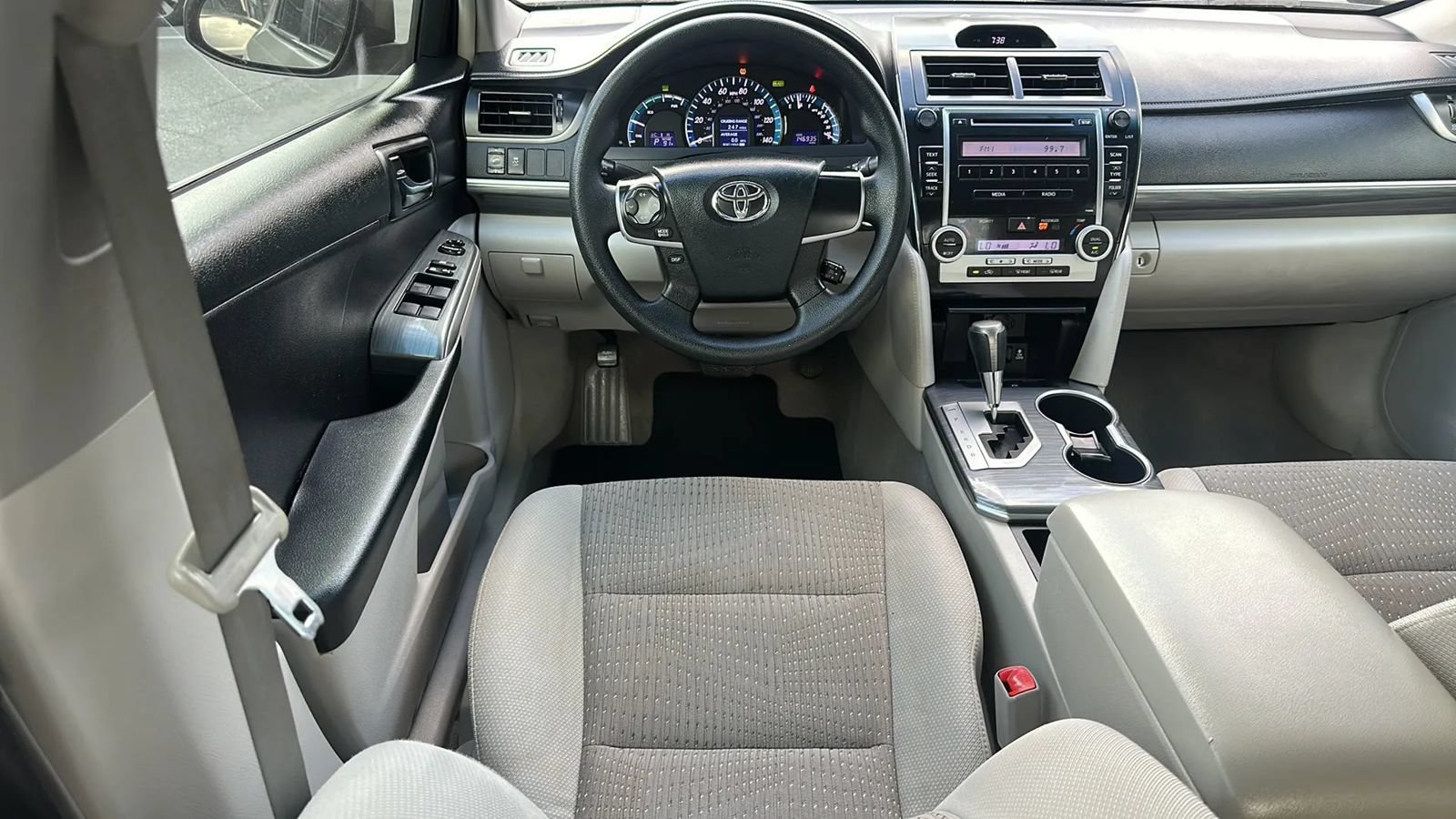 Used 2012 Toyota Camry LE FWD image 5