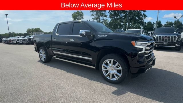 Used 2025 Chevrolet Silverado 1500 High Country AWD/4WD image 2