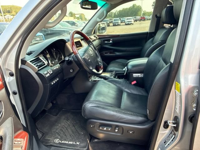 Used 2014 Lexus LX 570 4WD image 22