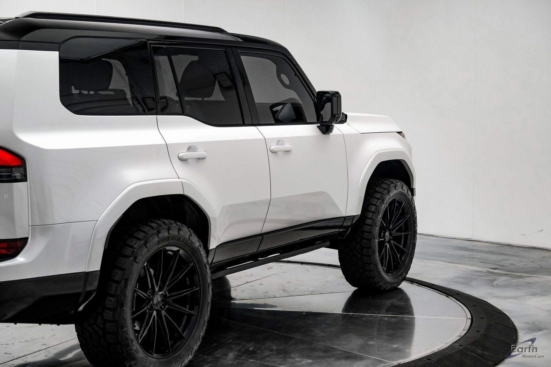 Used 2025 Lexus GX 550 550 Luxury+ 22 VOSSEN WHEELS w/ Accessory Package (2T) image 18