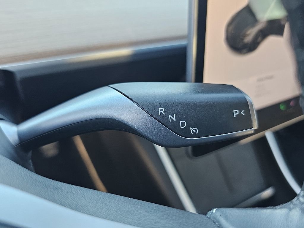 Used 2018 Tesla Model 3 Long Range image 32