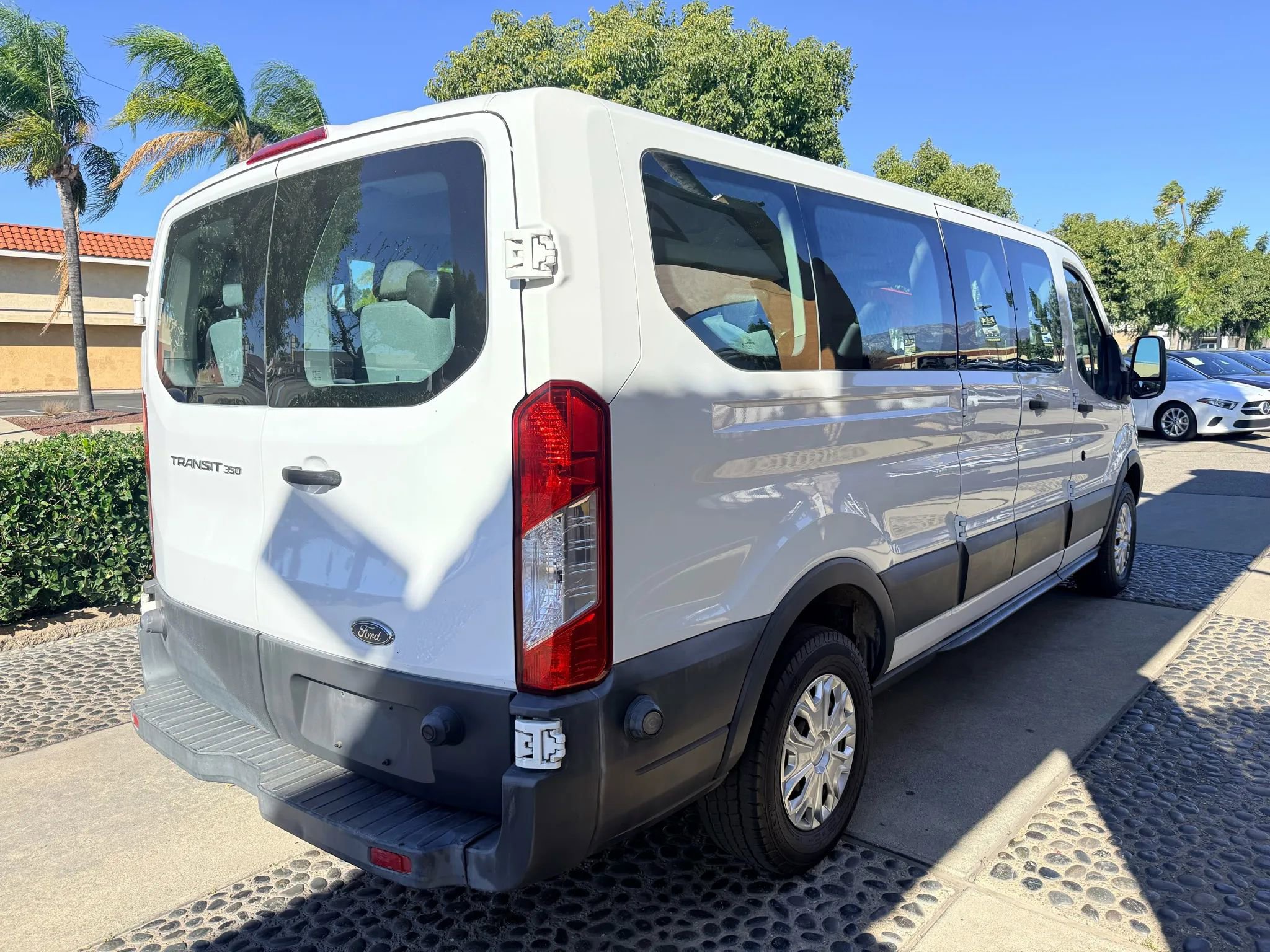 Used 2015 Ford Transit 350 XLT RWD image 5