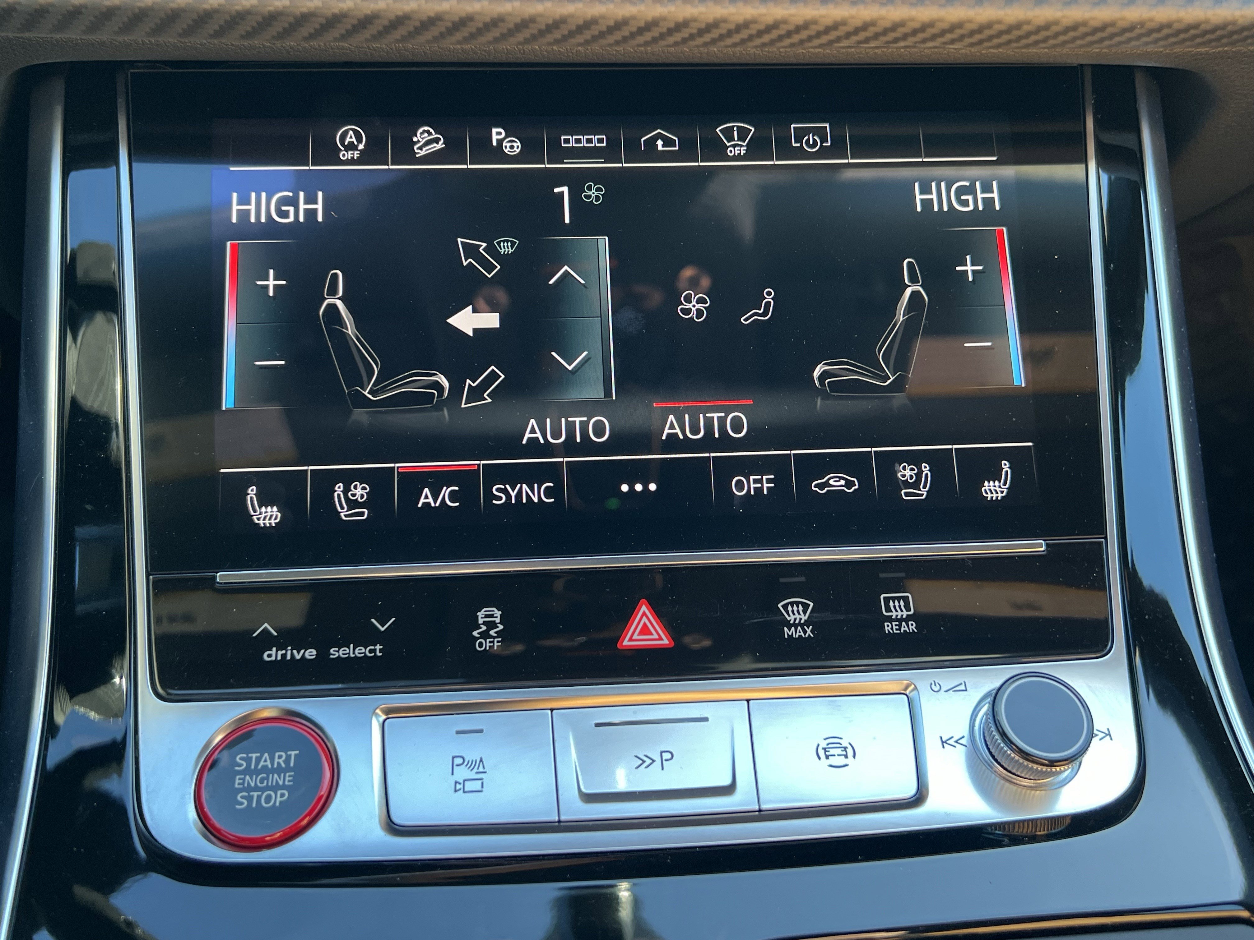 Certified 2024 Audi RS Q8 image 29