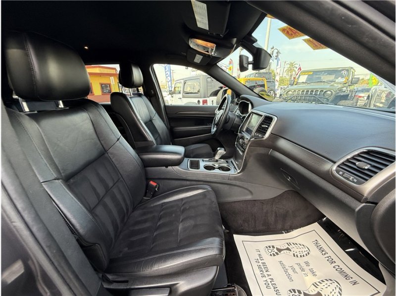 Used 2018 Jeep Grand Cherokee Altitude image 32