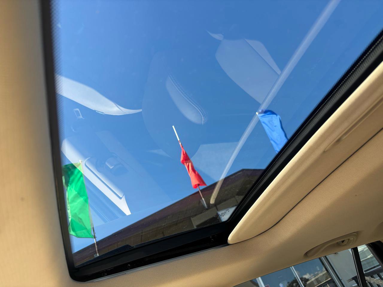 Used 2011 Hyundai Santa Fe Limited w/ Navigation Pkg 4 image 11