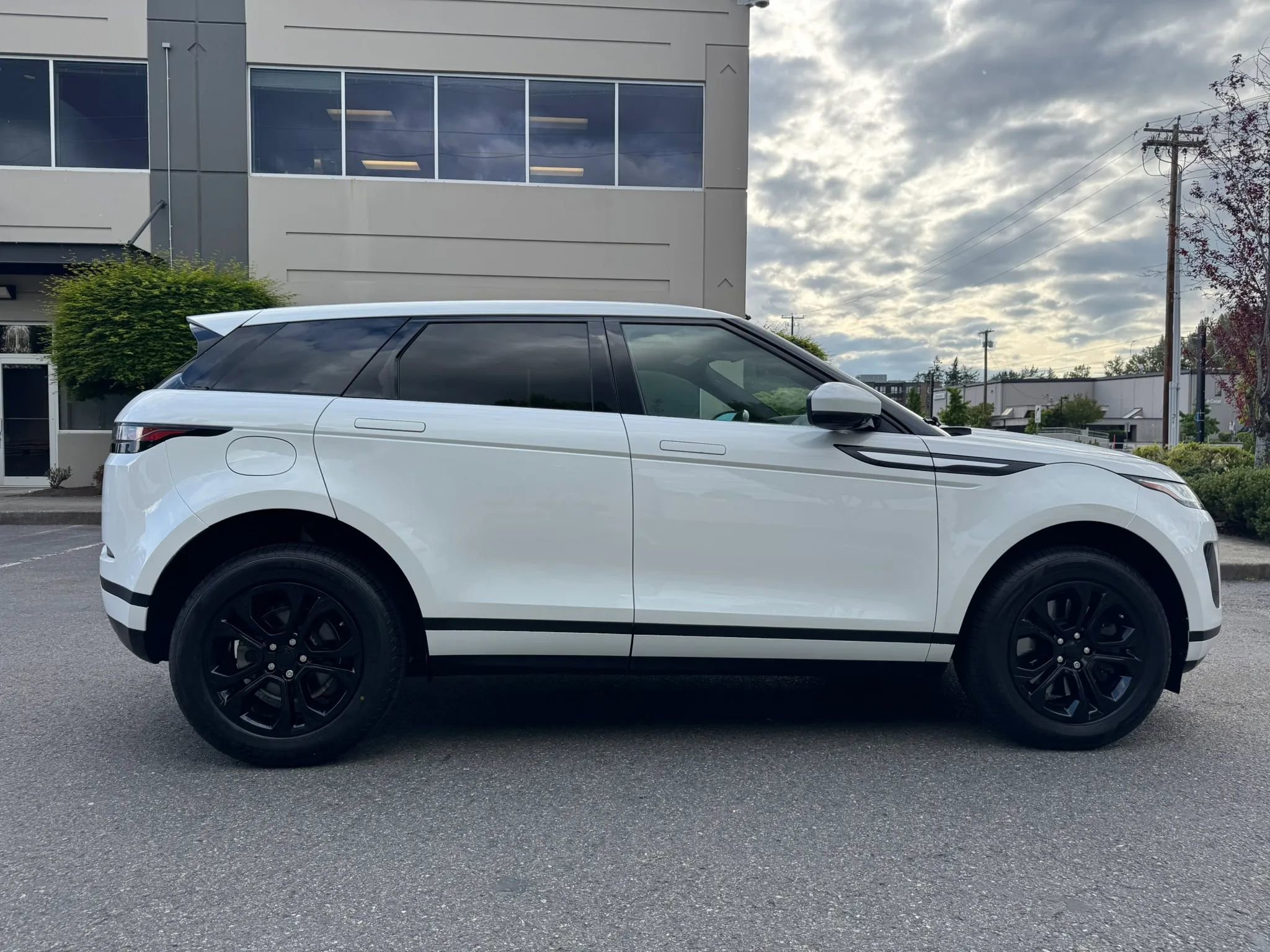 Used 2020 Land Rover Range Rover Evoque S AWD/4WD image 12