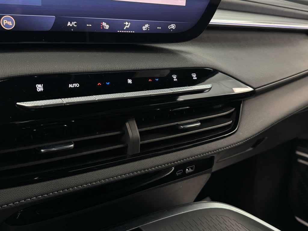 Used 2026 Buick Enclave Preferred image 28