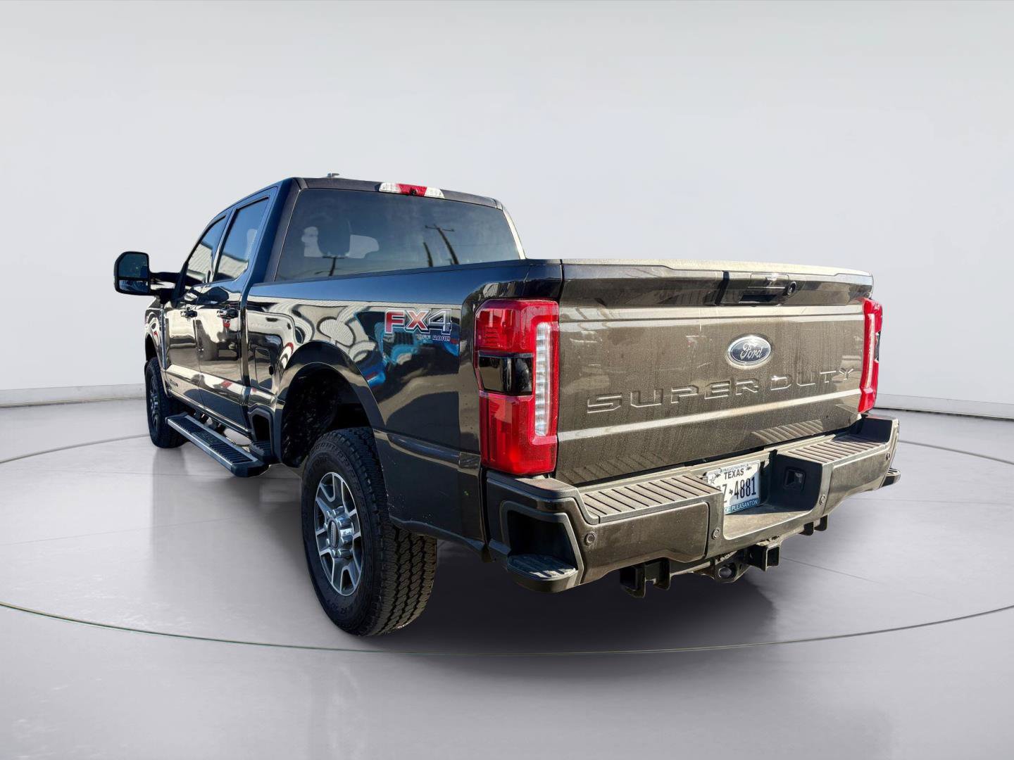 Used 2025 Ford F250 Lariat w/ FX4 Off-Road Package AWD/4WD image 5