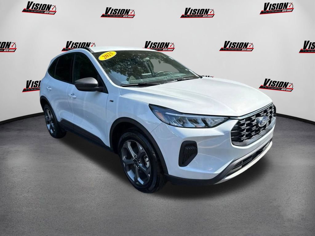 Used 2025 Ford Escape ST-Line video 3