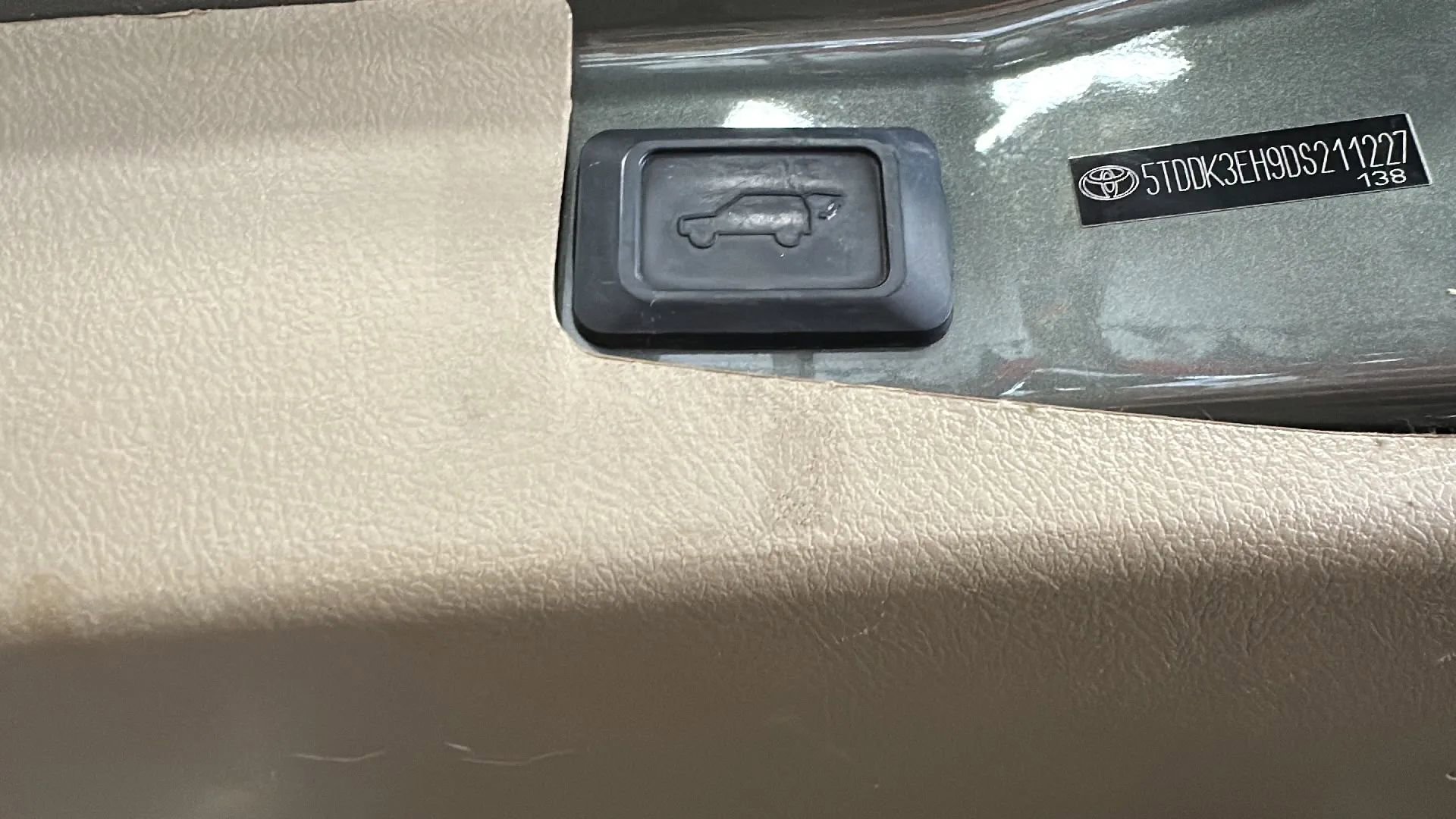 Used 2013 Toyota Highlander Limited image 15