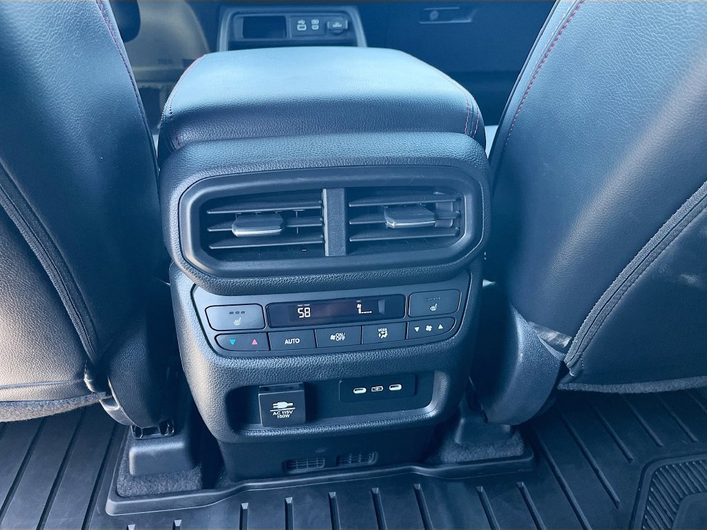 Used 2025 Honda Pilot Black Edition image 27