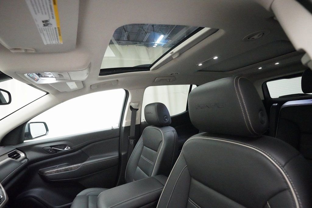 Used 2023 GMC Acadia Denali w/ Trailering Package image 32