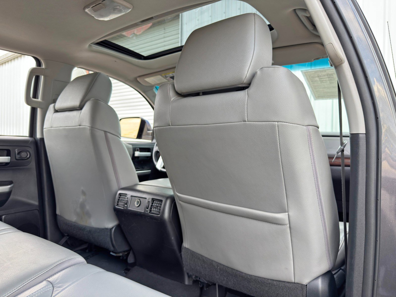 Used 2016 Toyota Tundra Limited w/ Limited Premium Package image 31