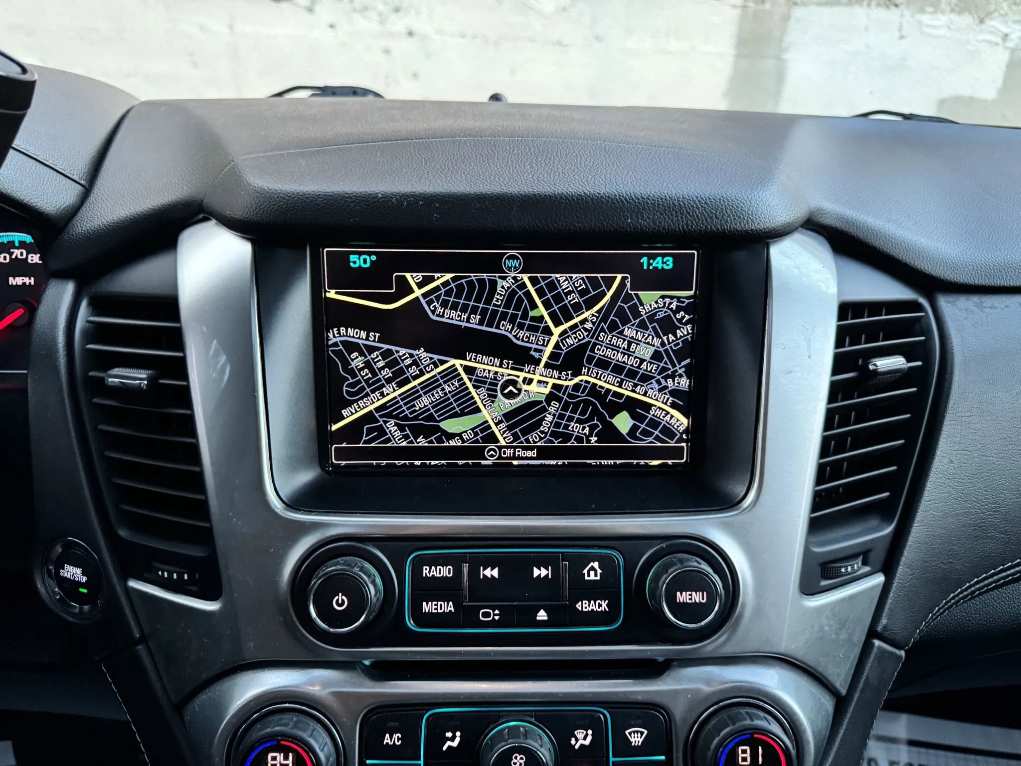 Used 2020 Chevrolet Suburban Premier w/ Premier Plus Edition image 35