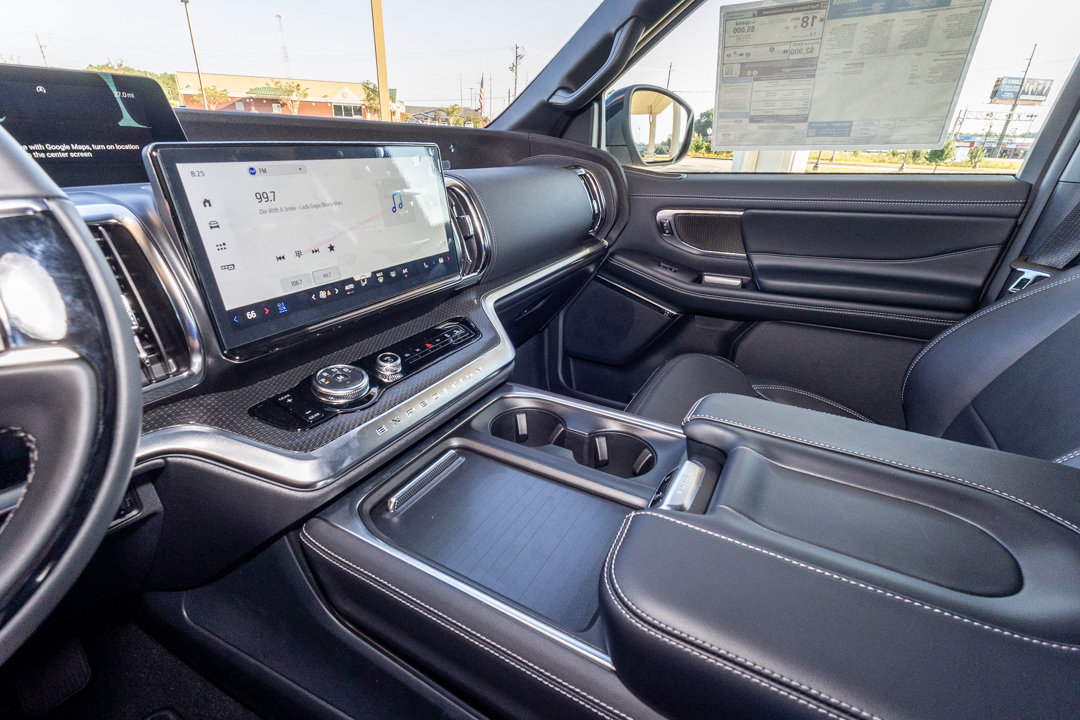 New 2025 Ford Expedition Platinum w/ Stealth Performance Package image 16