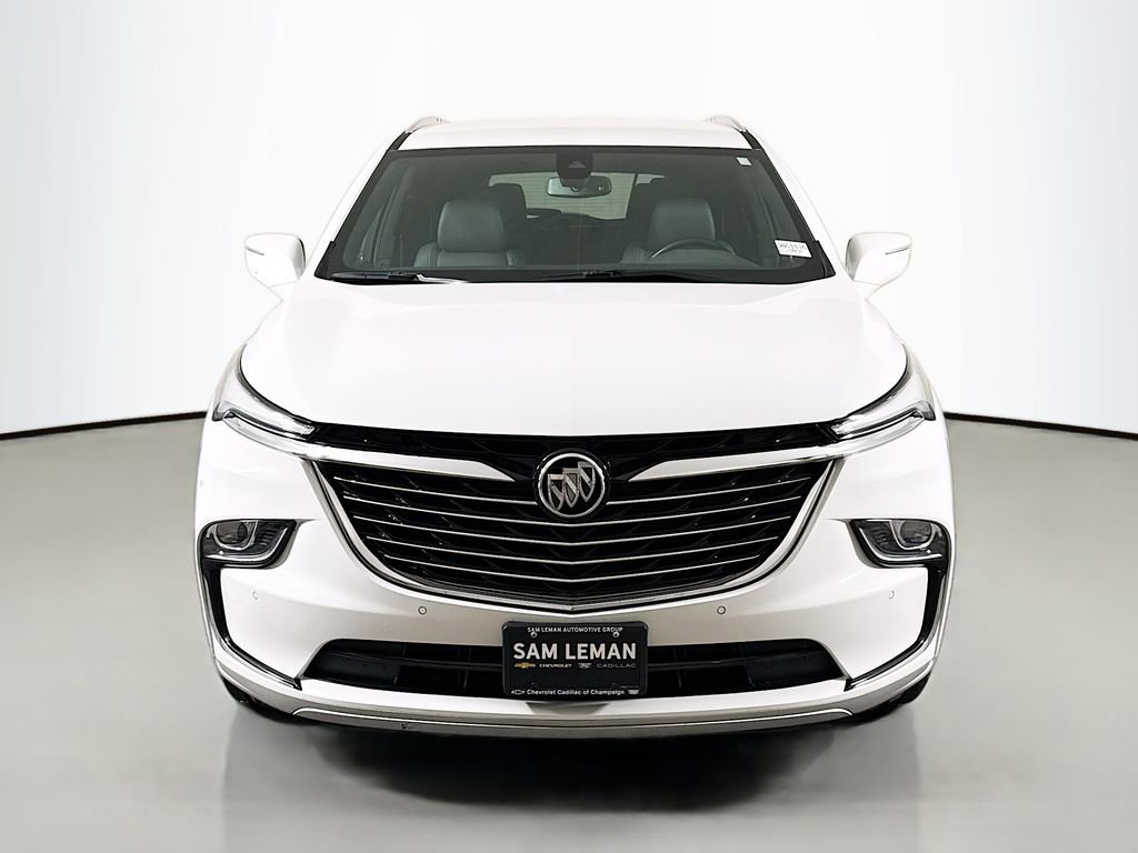 Used 2023 Buick Enclave Essence FWD image 2