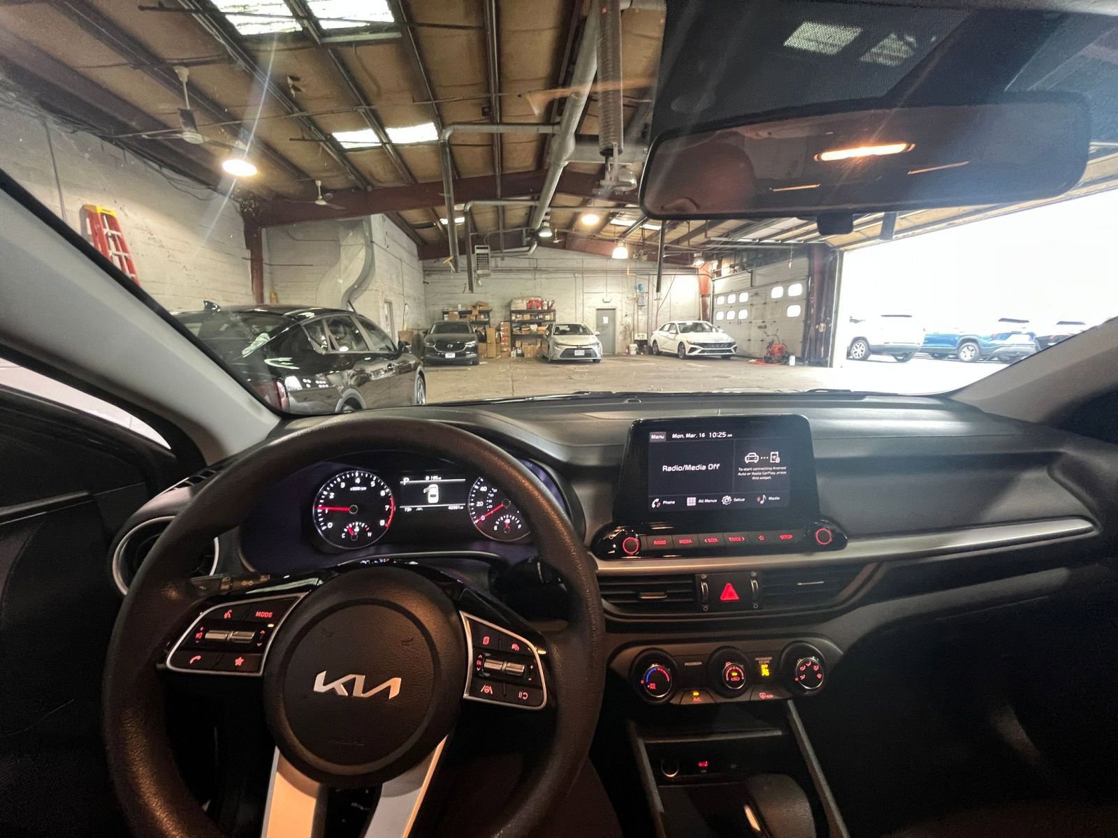 Used 2024 Kia Forte LXS image 31