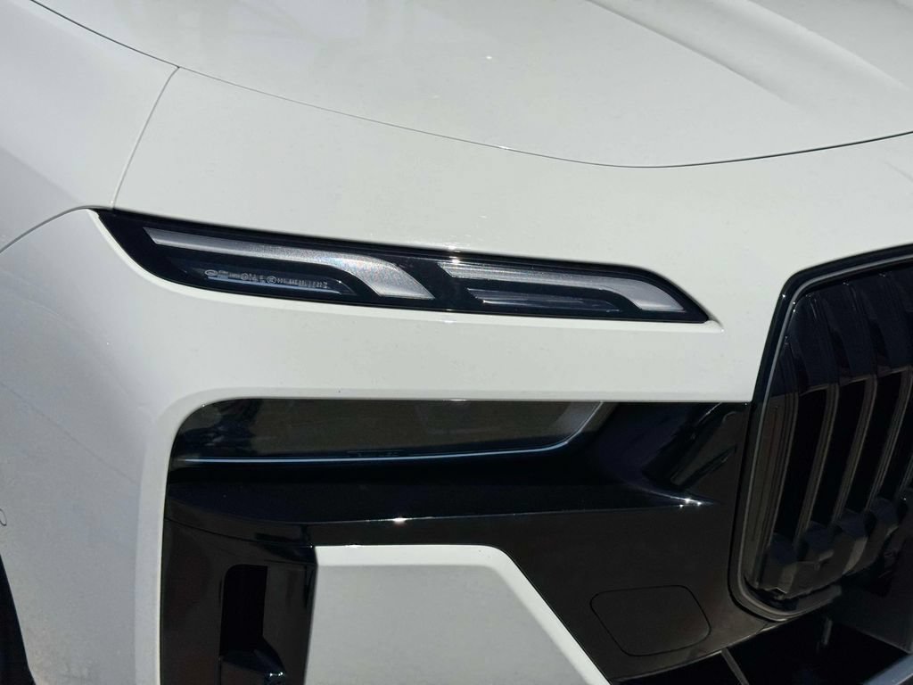 Certified 2025 BMW i7 eDrive50 w/ M Sport Package RWD image 7