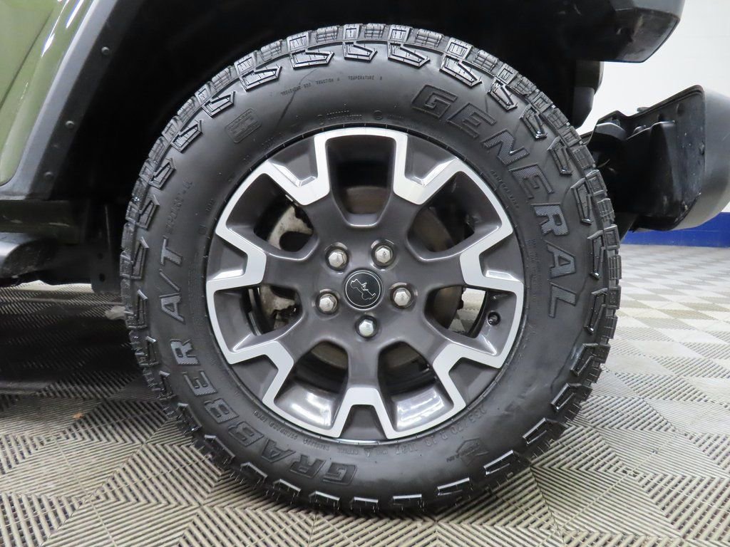 Used 2024 Jeep Wrangler Unlimited Sahara w/ Technology Group image 8