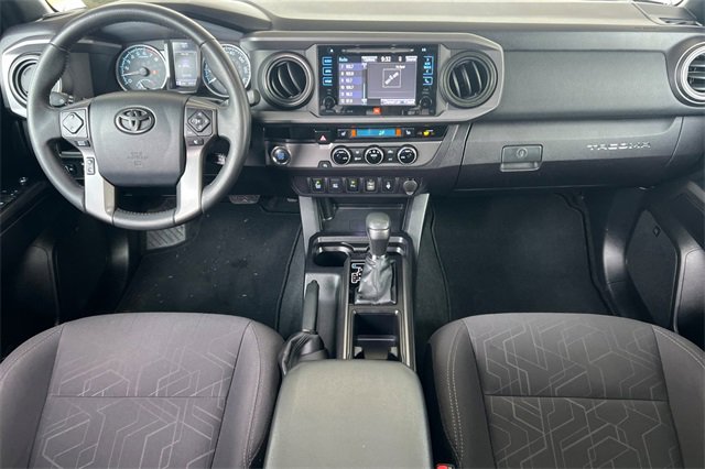 Used 2017 Toyota Tacoma TRD Sport image 15