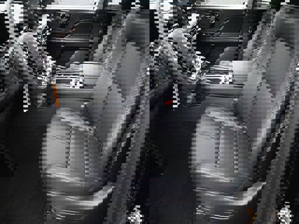 New 2026 Lincoln Aviator AWD image 9