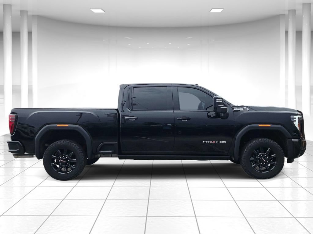 Used 2025 GMC Sierra 2500 AT4 w/ AT4 Premium Plus Package AWD/4WD image 2