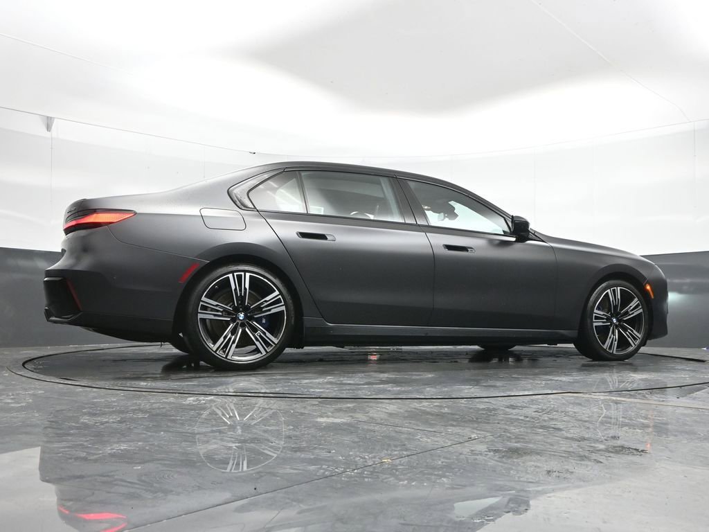 Used 2023 BMW i7 xDrive60 image 48