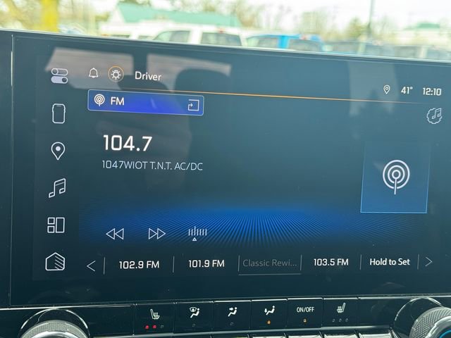 Used 2025 Chevrolet Colorado Trail Boss AWD/4WD image 31