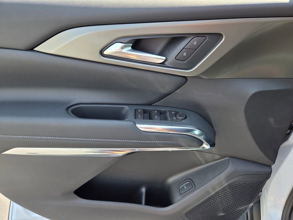 New 2026 Chevrolet Traverse LT w/ Driver Confidence Package FWD image 10