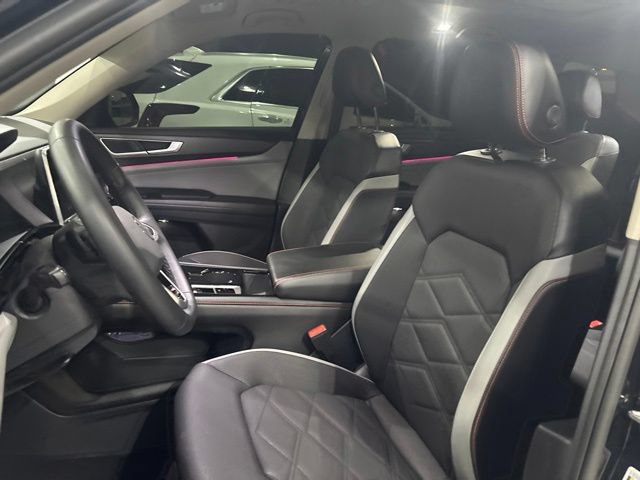 Used 2024 Volkswagen Atlas Peak Edition SEL AWD/4WD image 14