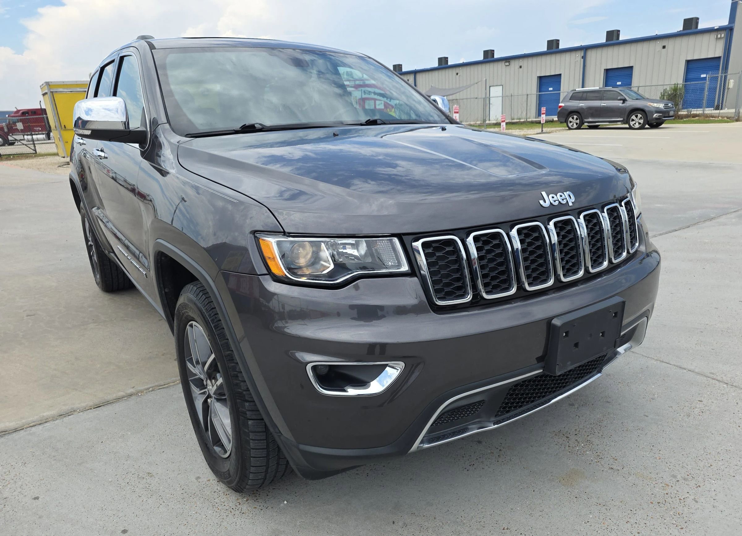 Used 2018 Jeep Grand Cherokee Limited image 6