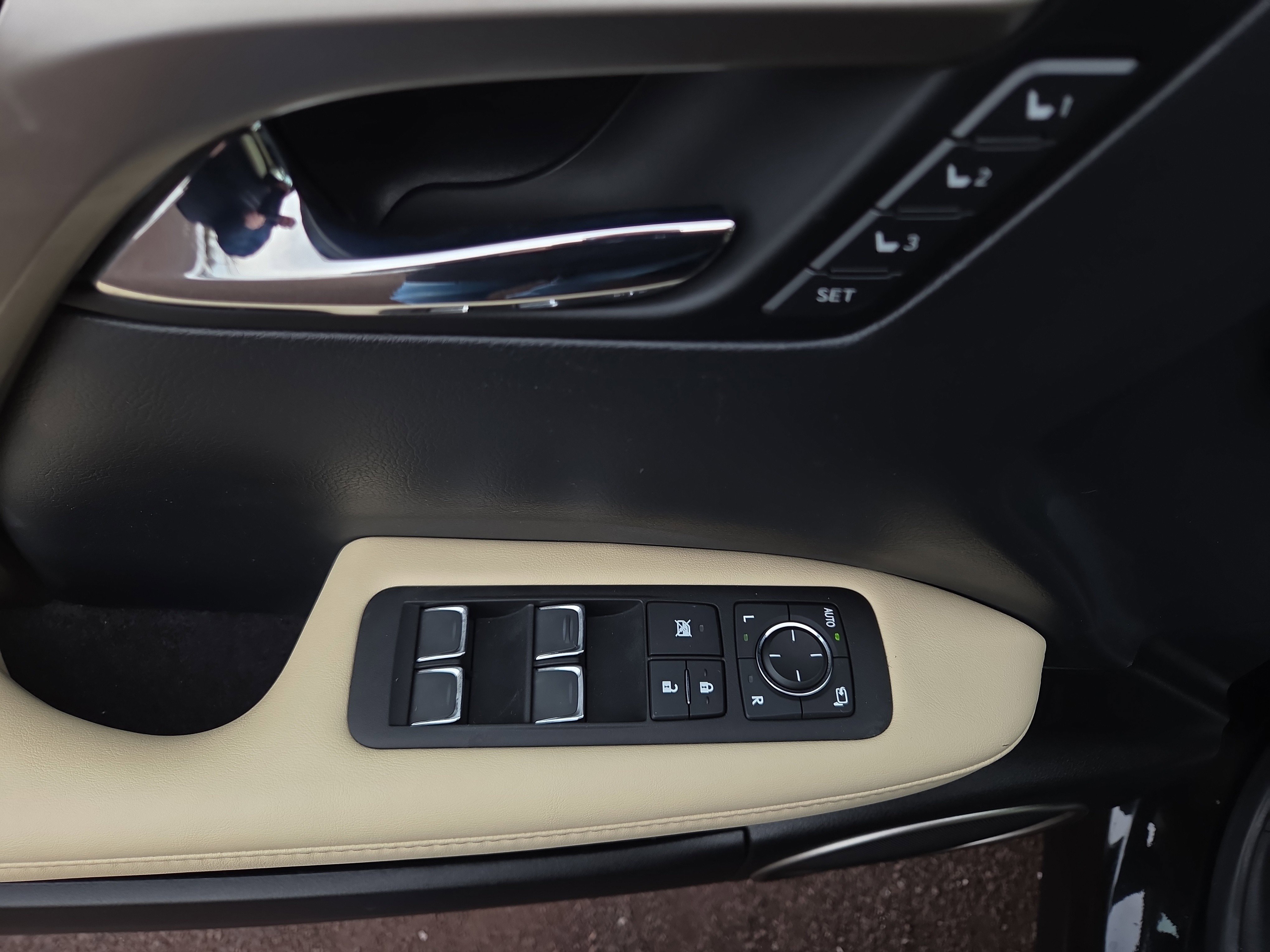 Certified 2022 Lexus RX 350 AWD w/ Premium Package image 39