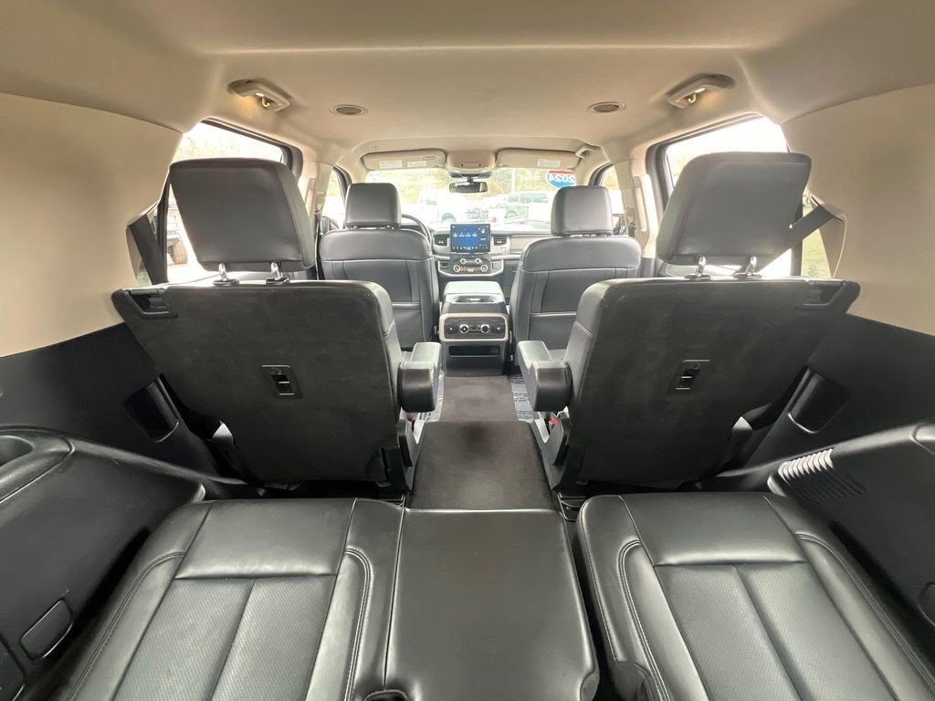 Used 2024 Ford Expedition XLT image 36