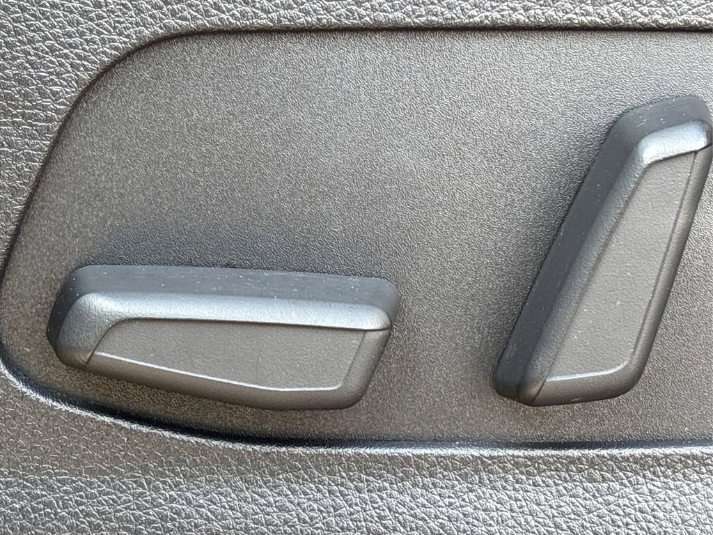 Certified 2023 Kia Carnival LX image 35