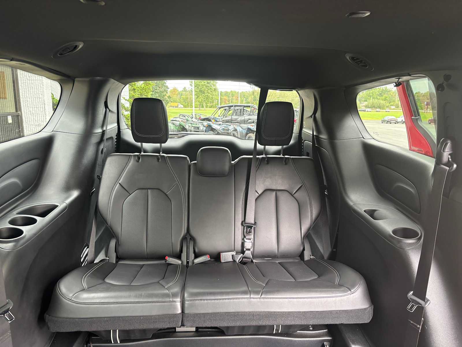 Used 2025 Chrysler Voyager LX FWD image 14
