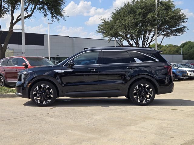 Certified 2025 Kia Sorento EX w/ Panoramic Sunroof Package FWD image 4