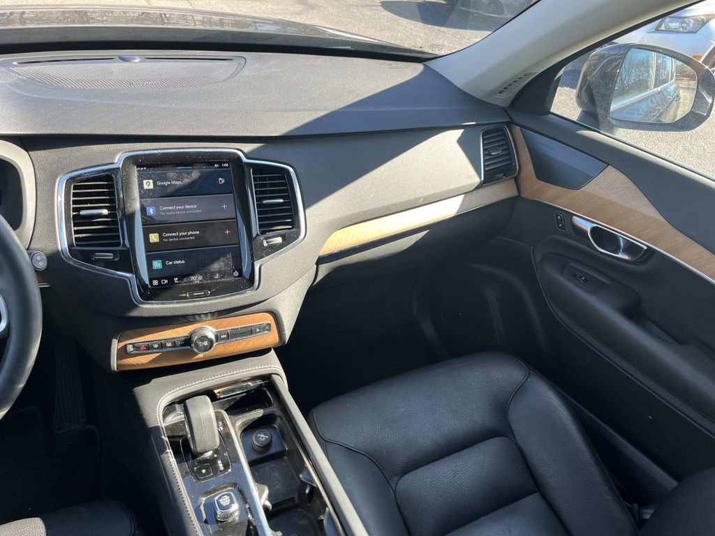 Used 2023 Volvo XC90 B6 Plus image 15