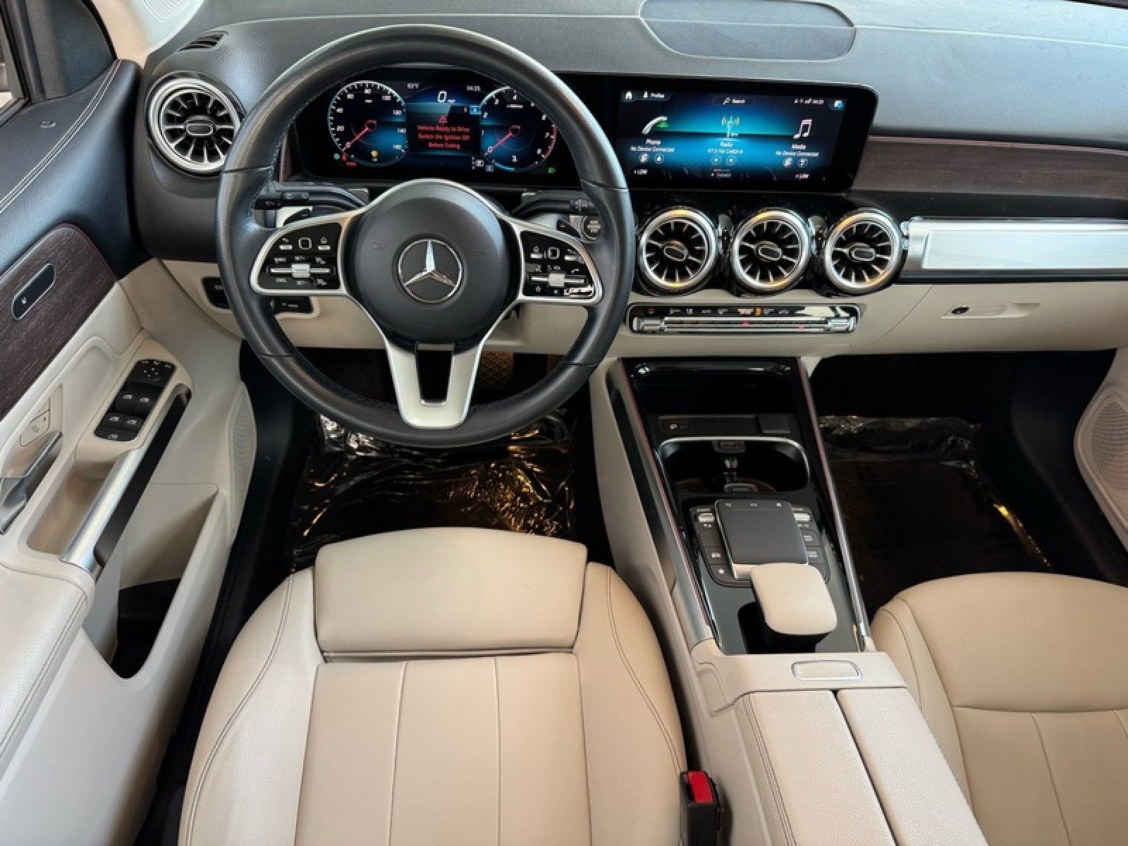 Certified 2022 Mercedes-Benz GLB 250 4MATIC w/ Premium Package Lite image 17