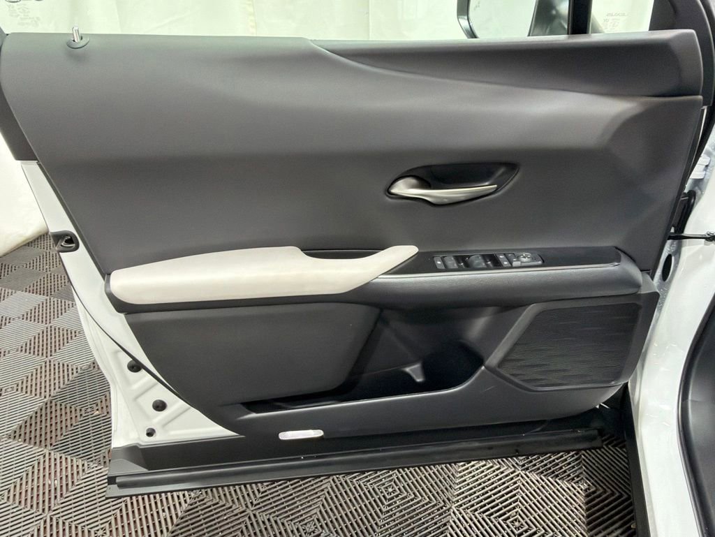 Used 2026 Lexus UX 300h AWD w/ Accessory Package (Z1) image 23