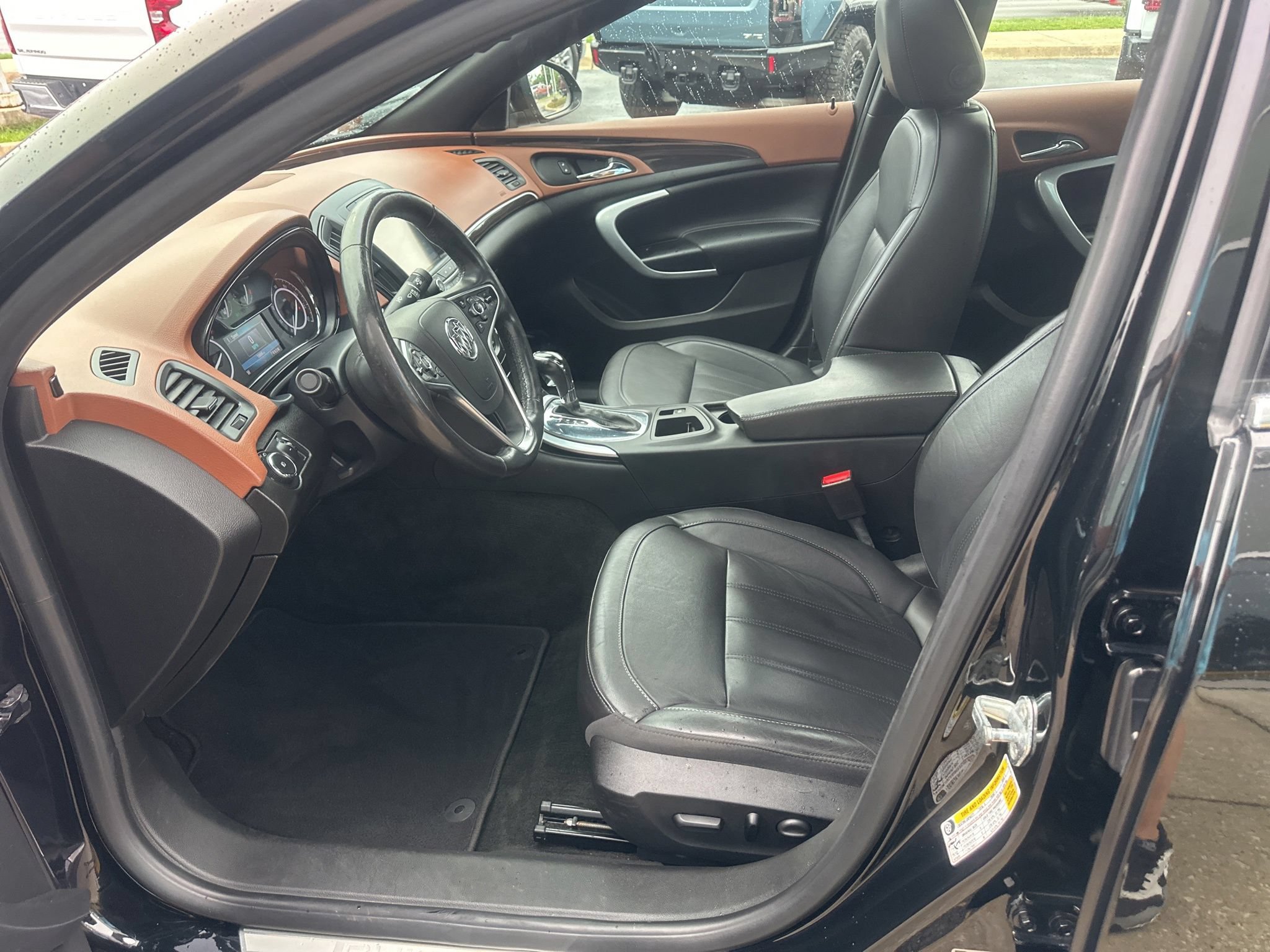 Used 2017 Buick Regal Sport Touring FWD image 16