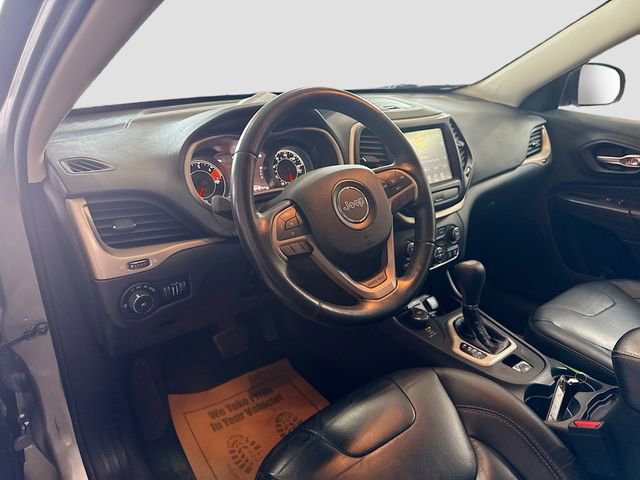 Used 2016 Jeep Cherokee Limited image 10
