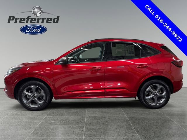Used 2023 Ford Escape ST-Line image 12