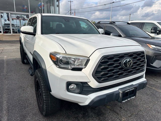 Used 2020 Toyota Tacoma TRD Off-Road w/ Technology Package AWD/4WD image 2
