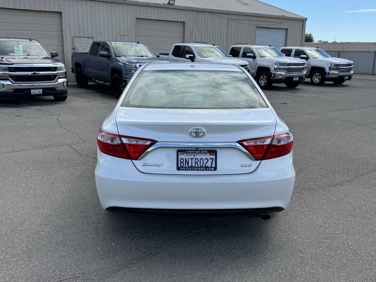 Used 2017 Toyota Camry XLE w/ Convenience Package FWD image 8